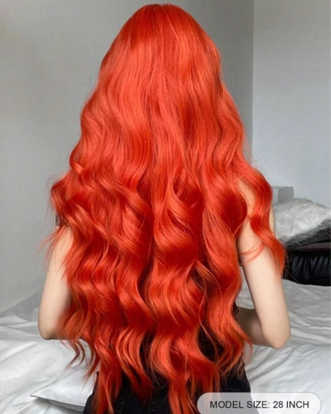 Lange Lockige Perücke – 26 Zoll in Brennendem Orange-Blond mit Natürlichem Look – Bild 3