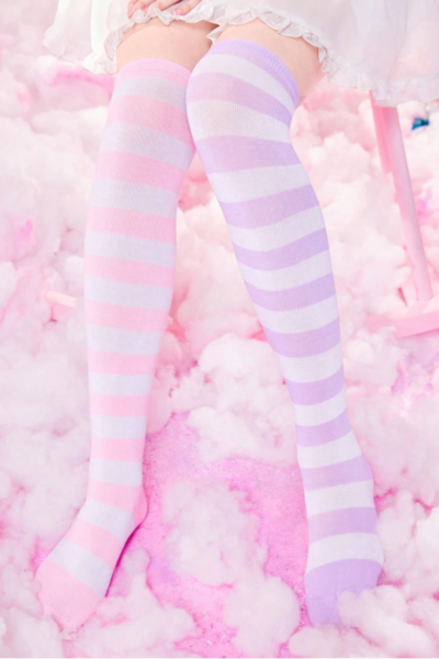 1 Paar gestreifte Overknees Socken für Damen im Farbblock Design