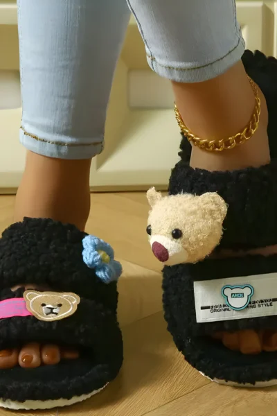 Damen Flauschige Hausschuhe in Dopaminfarben – Mit Cartoon-Bären-Design & Rutschfester Sohle | Perfekt für Herbst & Winter