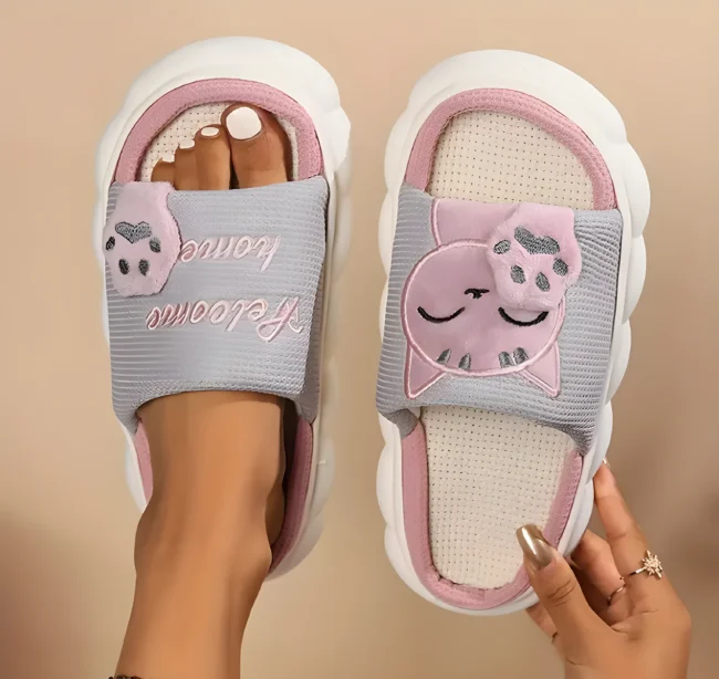 Damen-Hausschuhe mit Süßem Katzen-Motiv – Bequeme Slipper mit Rutschfester Sohle für Drinnen & Draußen – Bild 2