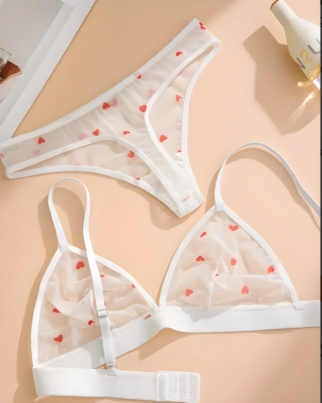 Romantisches Herz kiss-Lingerie-Set für Damen – Weißer BH & Slip mit goldenen Verzierungen - Elegante Dessous für Valentinstag & Alltag – Bild 5