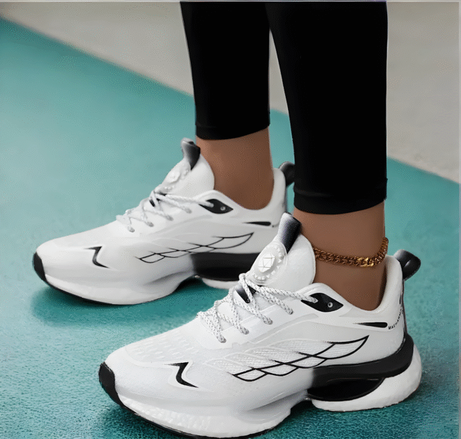 Damen Sneaker in Weiß – Atmungsaktive Mesh-Laufschuhe mit Stoßdämpfung & MD-Sohle | Leichtgewicht & Bequeme Wanderschuhe – Bild 4