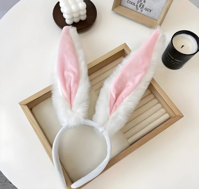 Needs Hasenohren-Haarband für Damen – Plüschiges Accessoire mit Farbakzenten 🎀